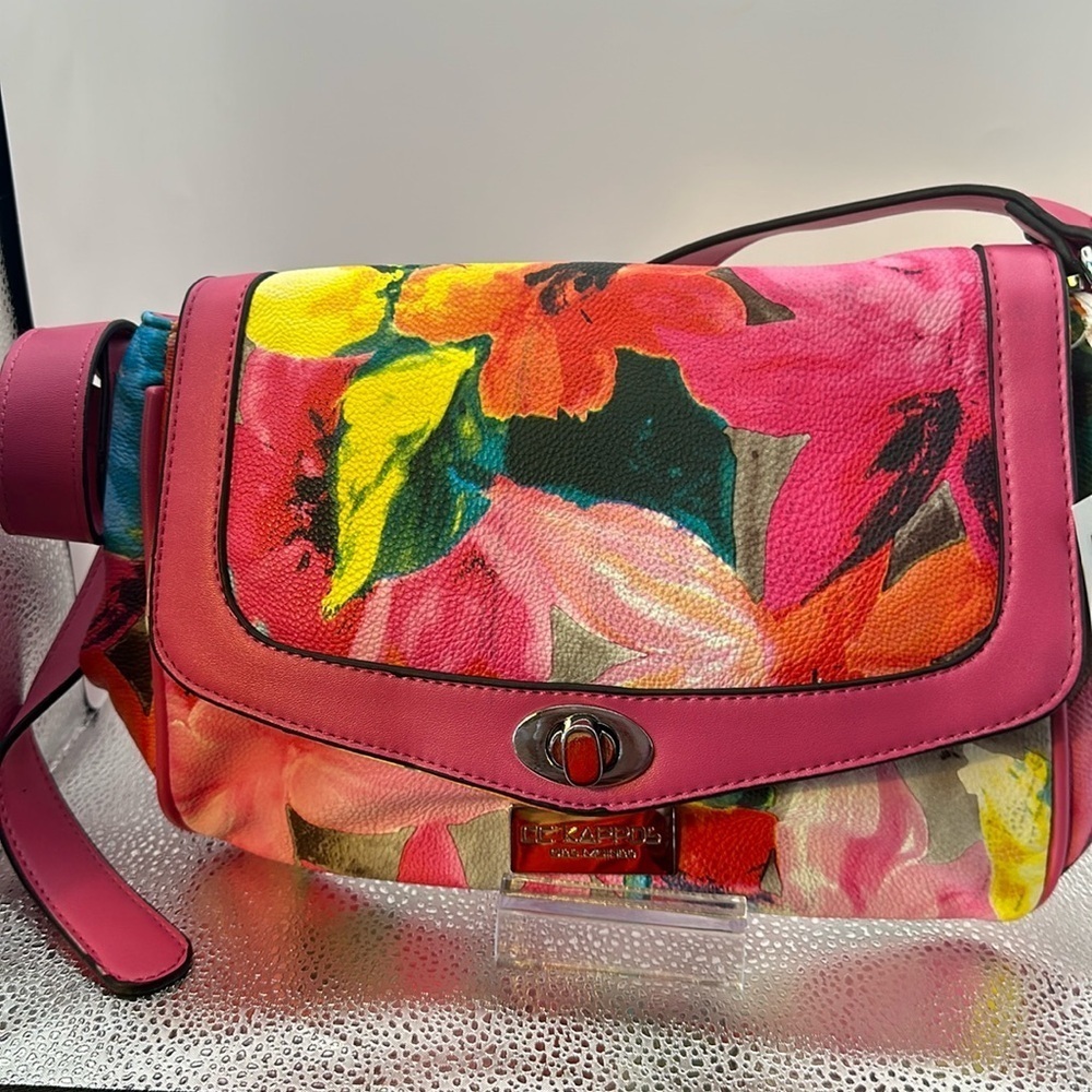 New with tags CCKAPPOS Des Moines. Beautiful Crossbody shoulder bag excellent​​​